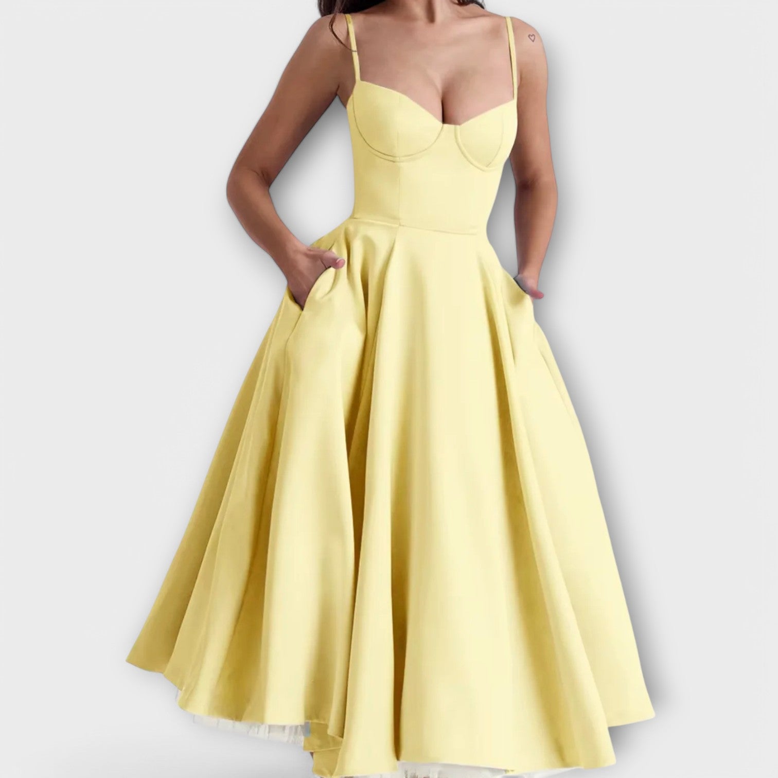 Mélie – Lehké letní šaty s detailem korzetu