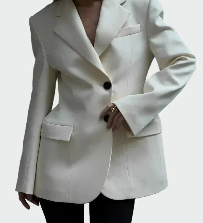 Nikol - Sako s Působivým Střihem a Knoflíky